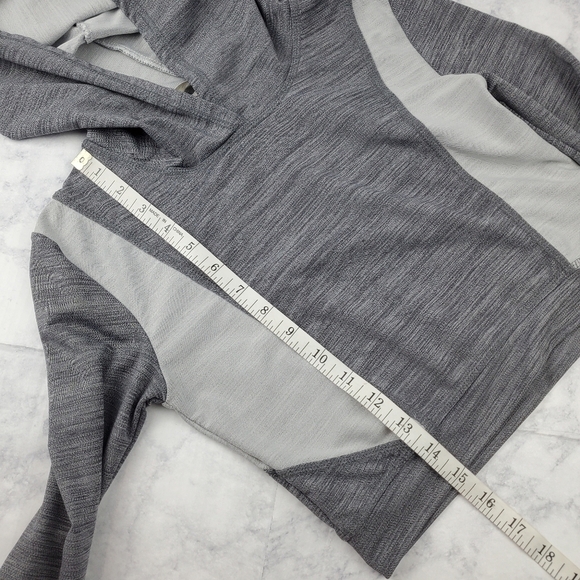 Free People XS Gray Colorblock Hooded‎ Cropped Hoodie Activewear Shirt Fitted - Picture 9 of 12